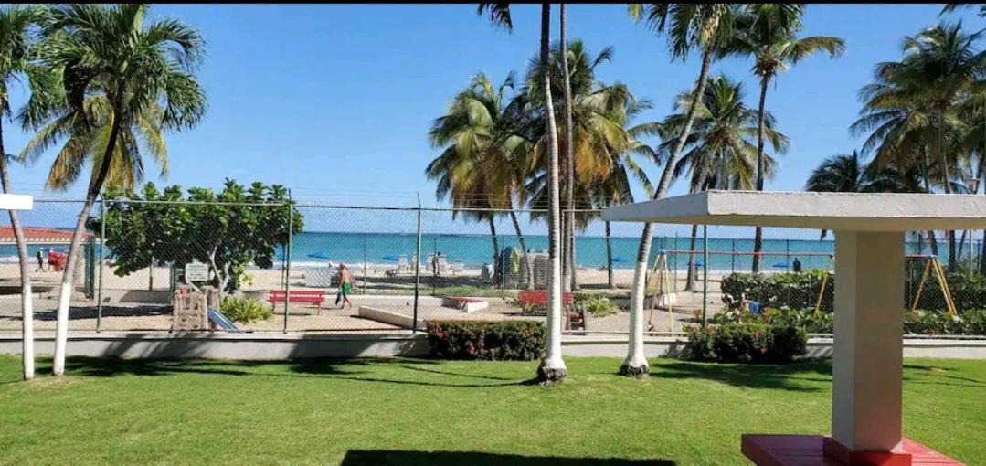Beach Apartments At Marbella Del Caribe San Juan Exterior foto